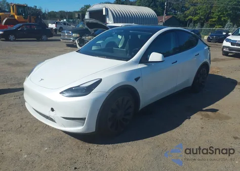 2022 Tesla Model Y Performance Dual Motor All-Wheel Drive z USA, uszkodzony, nr VIN 7SAYGDEF2NF519002